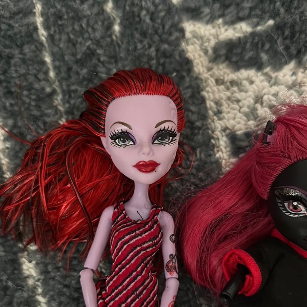 Monster High Dolls Trio - Red, Black, Green - Picture 3 of 9